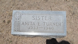Anita E Turner